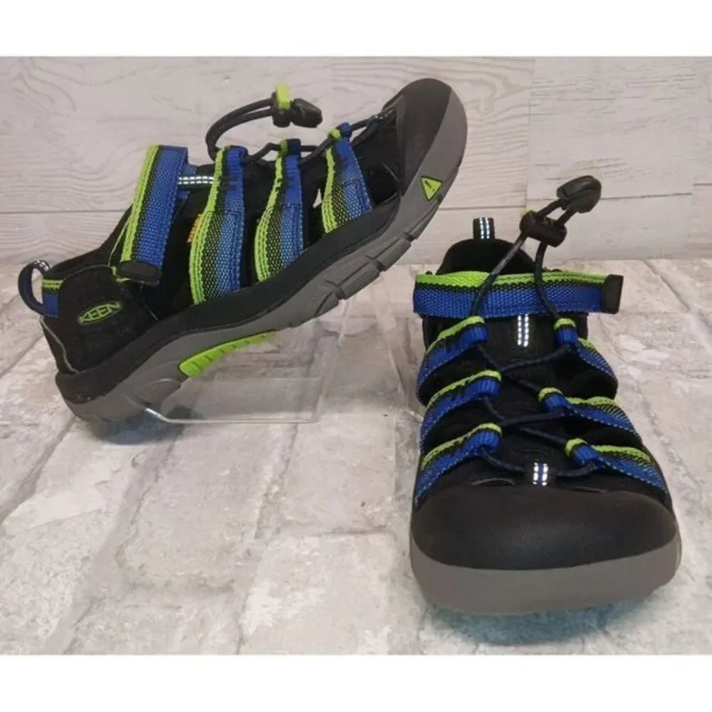 KEEN Newport H2 Sandals Big Kid Size 4 Heliotrope‎ Waterproof Hiking Trail Shoes